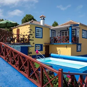 Casa Alba, Casa Rústica En La Colina Con Piscina-spa Climatizada Y Vistas Al Mar Сasa de vacaciones
